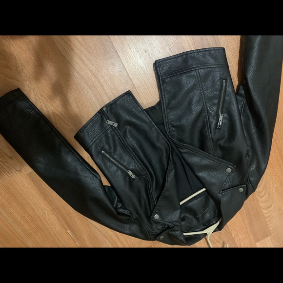 Black Leather Jacket 🖤 - Picture 1 of 2